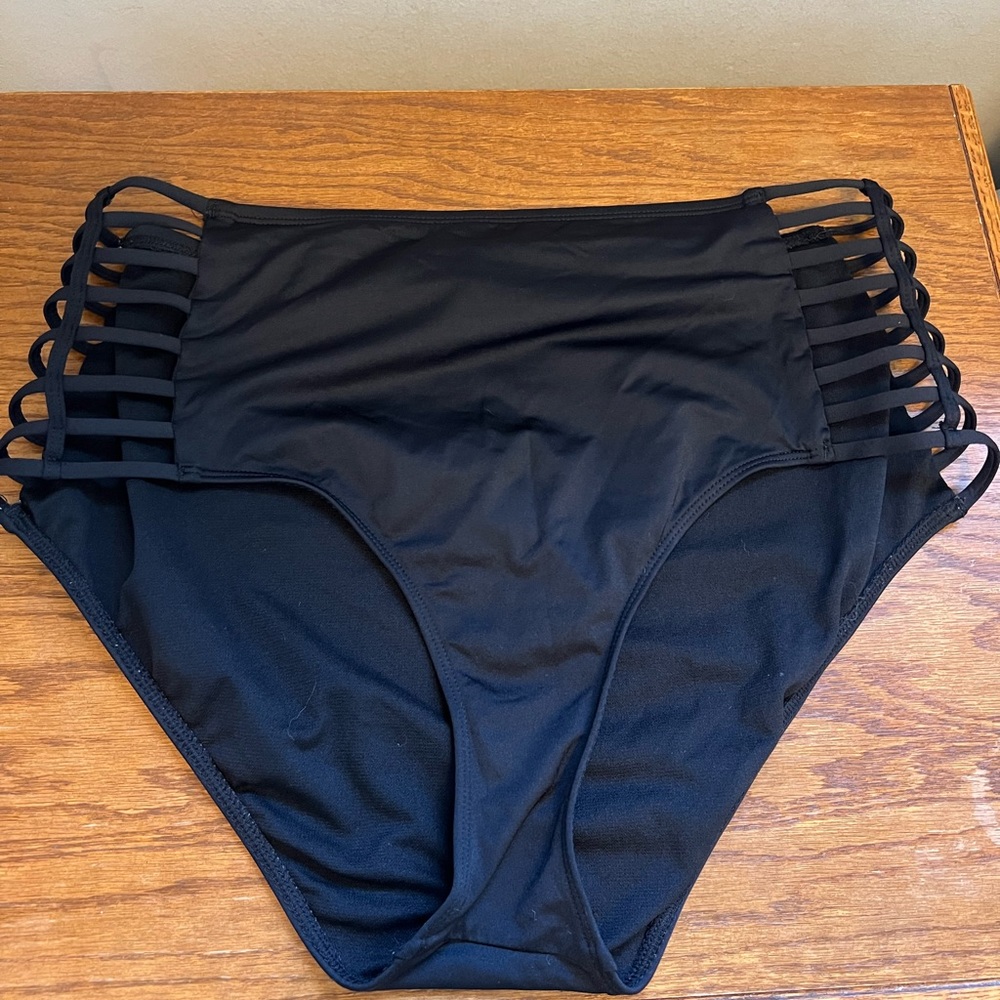 3/$12 🎉 High Waisted Swim Bottoms